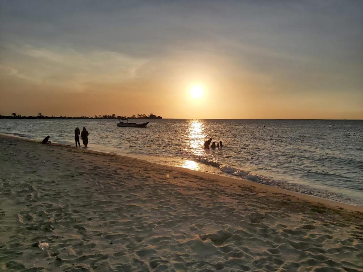 Omah Laut Bondo Jepara - By The Beach, Direct View Of The Sea, Great Base For Water Sports Margokerto Kültér fotó