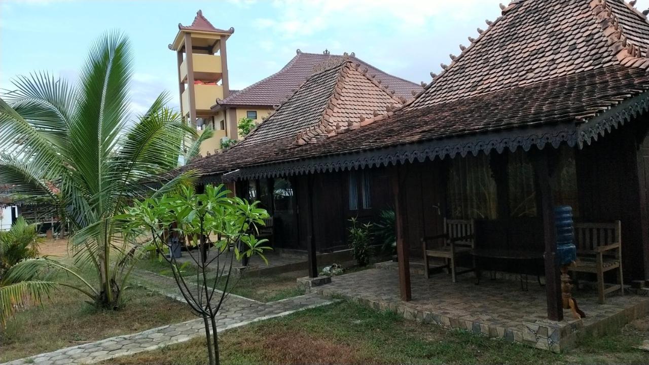 Omah Laut Bondo Jepara - By The Beach, Direct View Of The Sea, Great Base For Water Sports Margokerto Kültér fotó