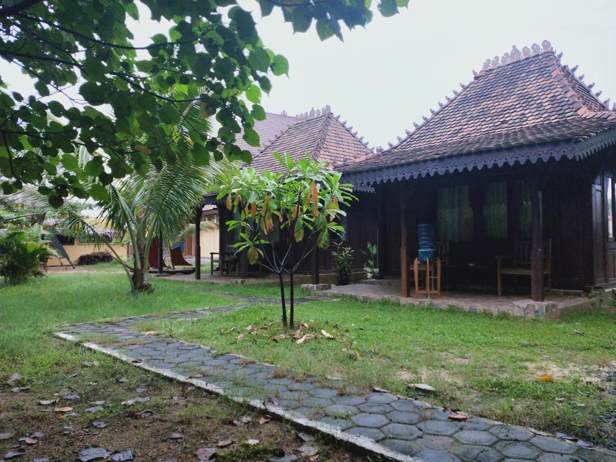 Omah Laut Bondo Jepara - By The Beach, Direct View Of The Sea, Great Base For Water Sports Margokerto Kültér fotó